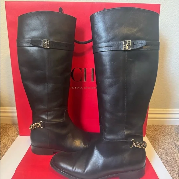 Elegant Carolina Herrera Black Leather Boots - Picture 4 of 12